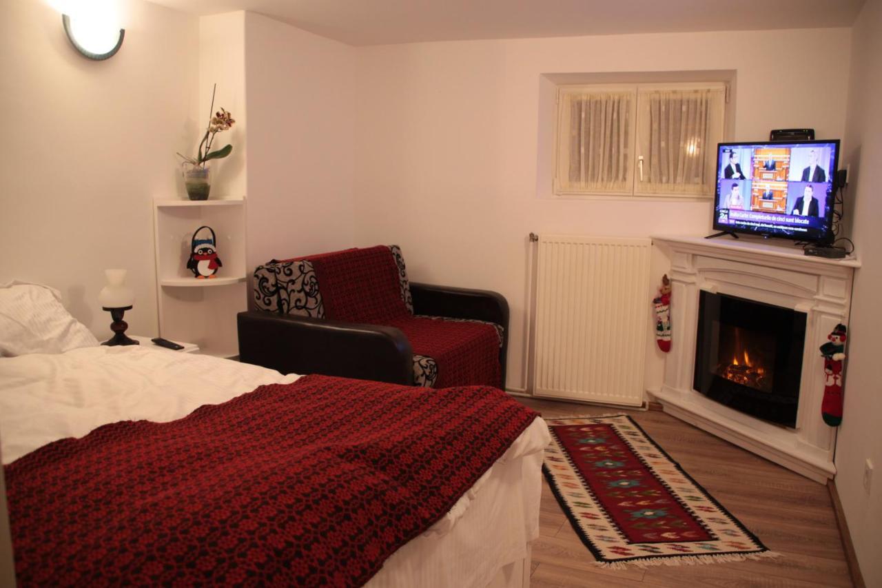 Republicii Rustic Apartament In Brasov City Center Экстерьер фото
