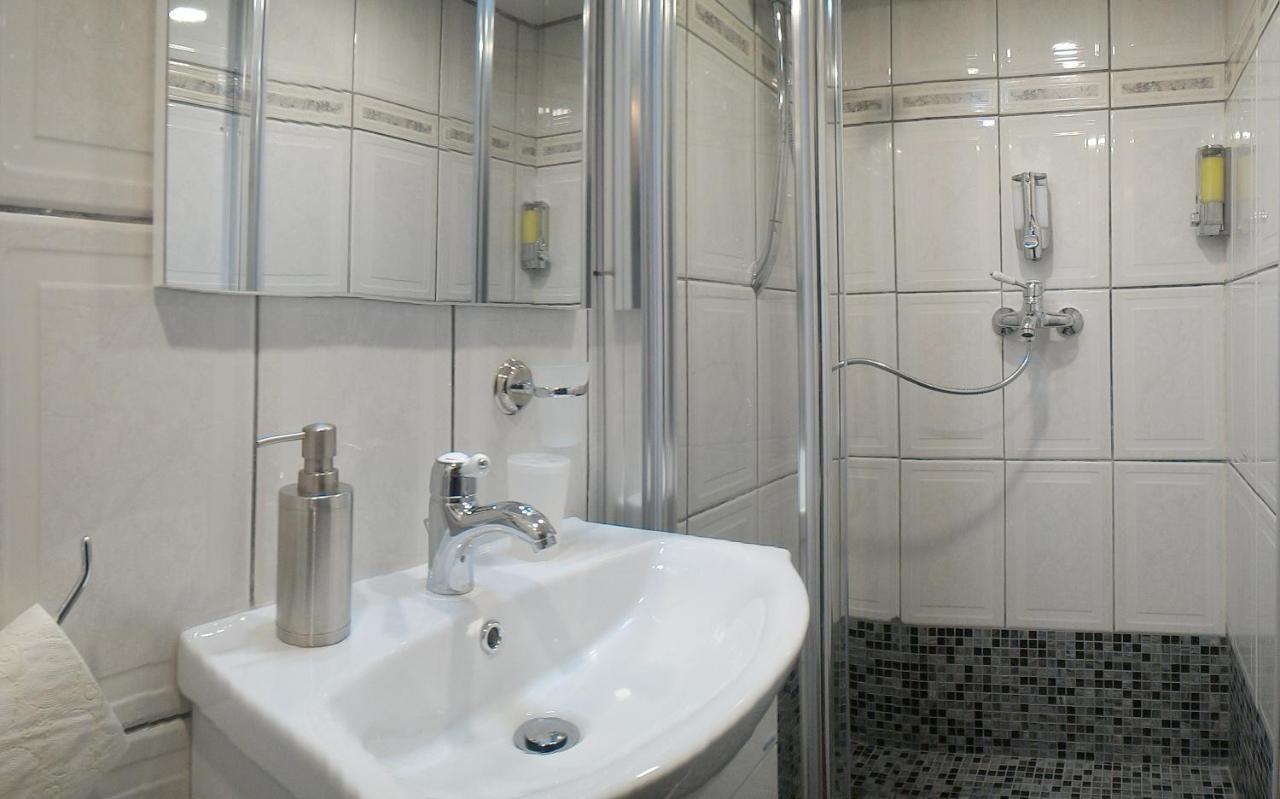 Republicii Rustic Apartament In Brasov City Center Экстерьер фото